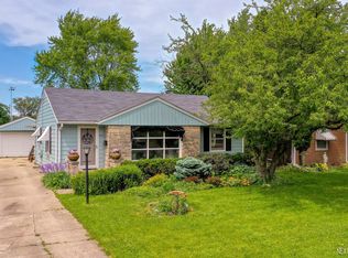 818 Lehnertz Ave, Aurora, IL 60505