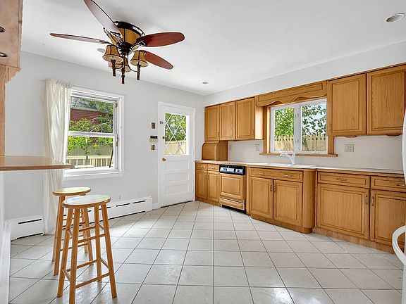 5th image of 1436 Bay St