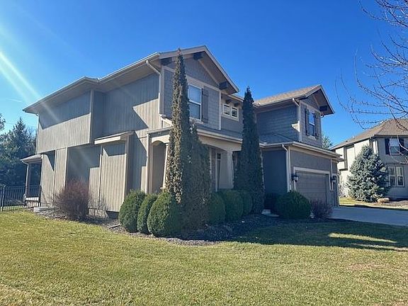 3rd image of 15828 Hayes St