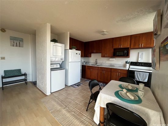 1702 Kewalo St APT 204, Honolulu, HI 96822