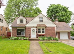 945 College Ave NE, Grand Rapids, MI 49503