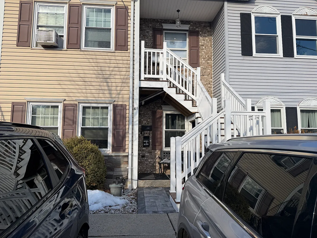 Building Photo - 61 Tyler St #B