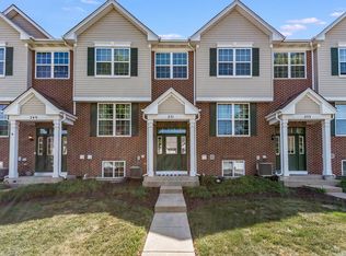 251 S Oak Creek Ln, Romeoville, IL 60446