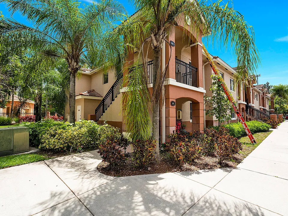 3790 N Jog Rd #201