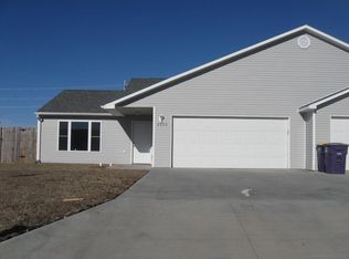 2922 Brookville Dr, Manhattan, KS 66502