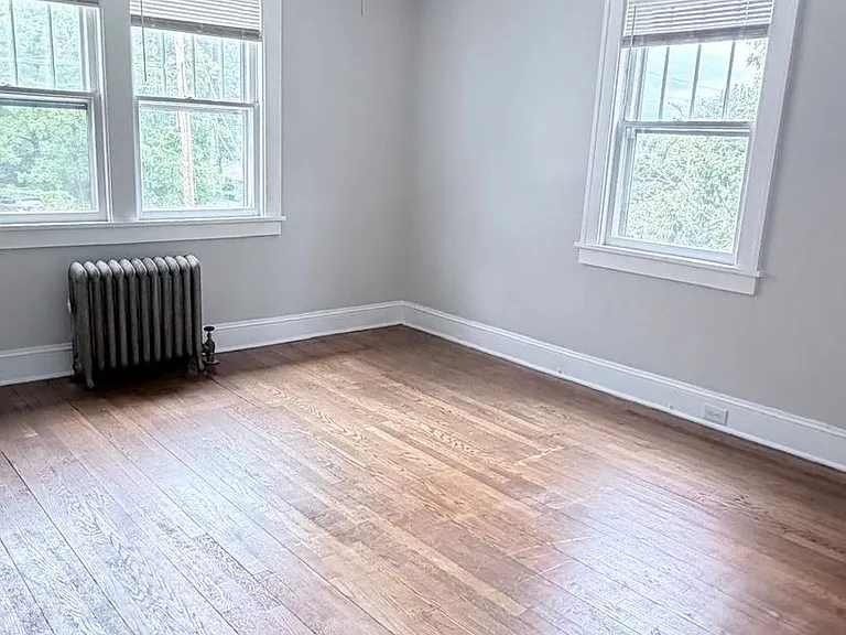 8 Salem Ave — Photo 11