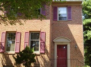3100 Windwood Farms Dr, Oakton, VA 22124