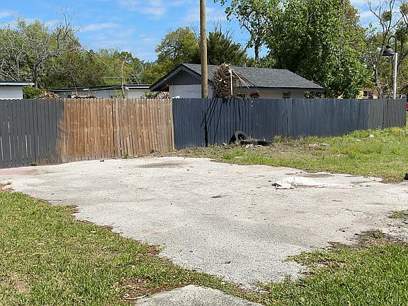 3rd image of 739 Long St #741