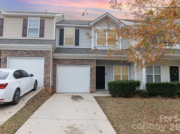 11033 Ardglass Ct, Charlotte, NC 28213