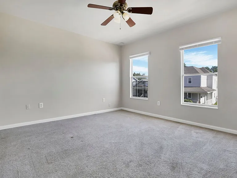 347-349 1/2 E Welch Ave — Photo 8