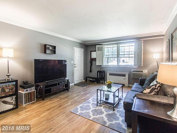 5th image of 205 N George Mason Dr #205-1