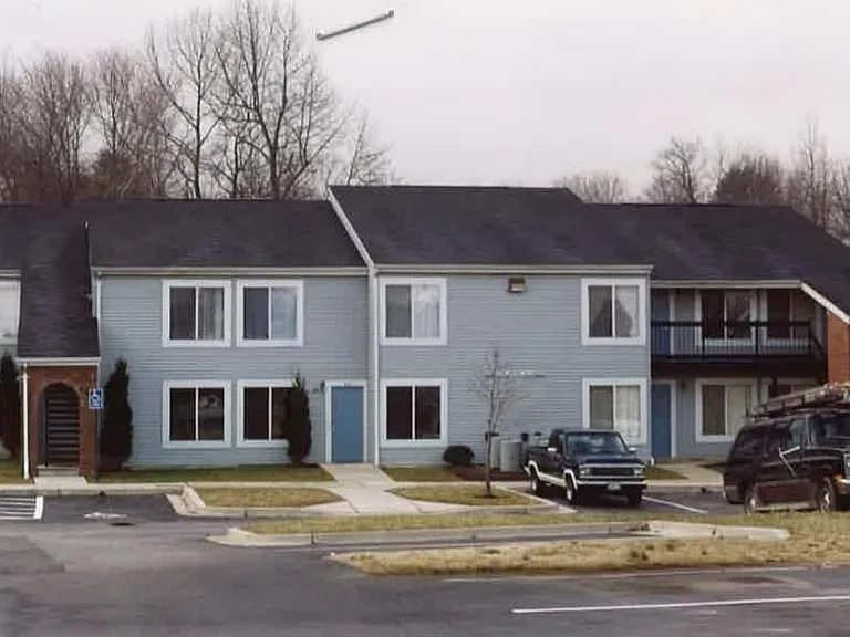 Pine View Apartments — Photo 23