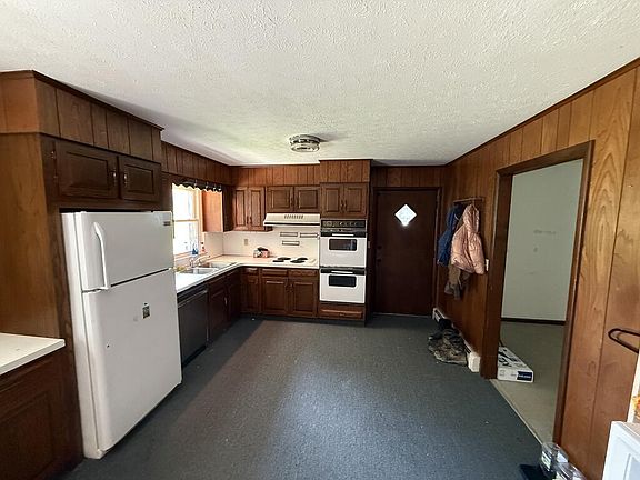 3rd image of 143 2nd St