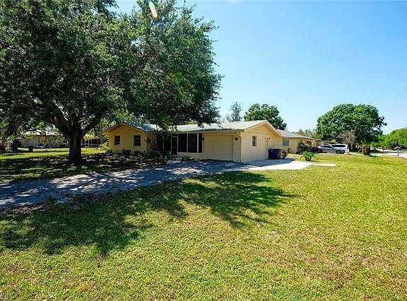 2nd image of 2751 Tropic Ave