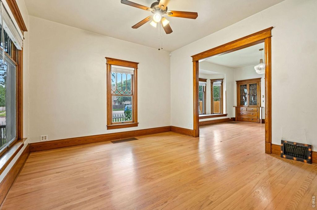 1121 Remington St