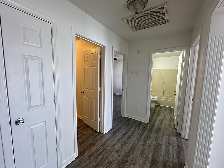 708 E Utica St #B — Photo 7