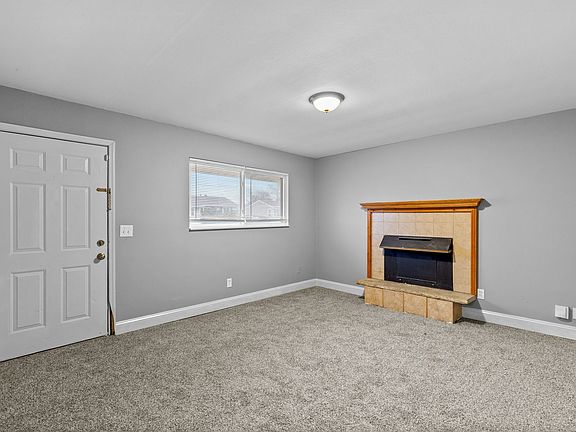 4th image of 2265 Grants Pkwy