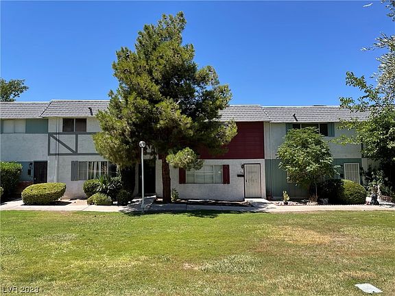 2nd image of 536 Greenbriar Townhouse Way
