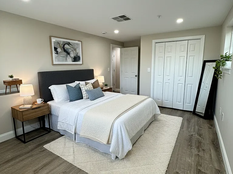 Pondsview Apartments — Photo 51