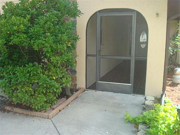 3rd image of 21035 Cornell Ave