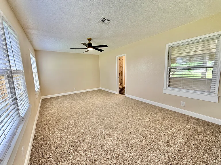 7 Terry Dr — Photo 8