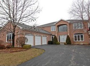 902 Bristol Dr, Deerfield, IL