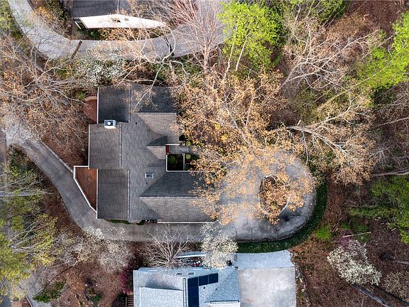 3rd image of 47 Gulf Stream Ln