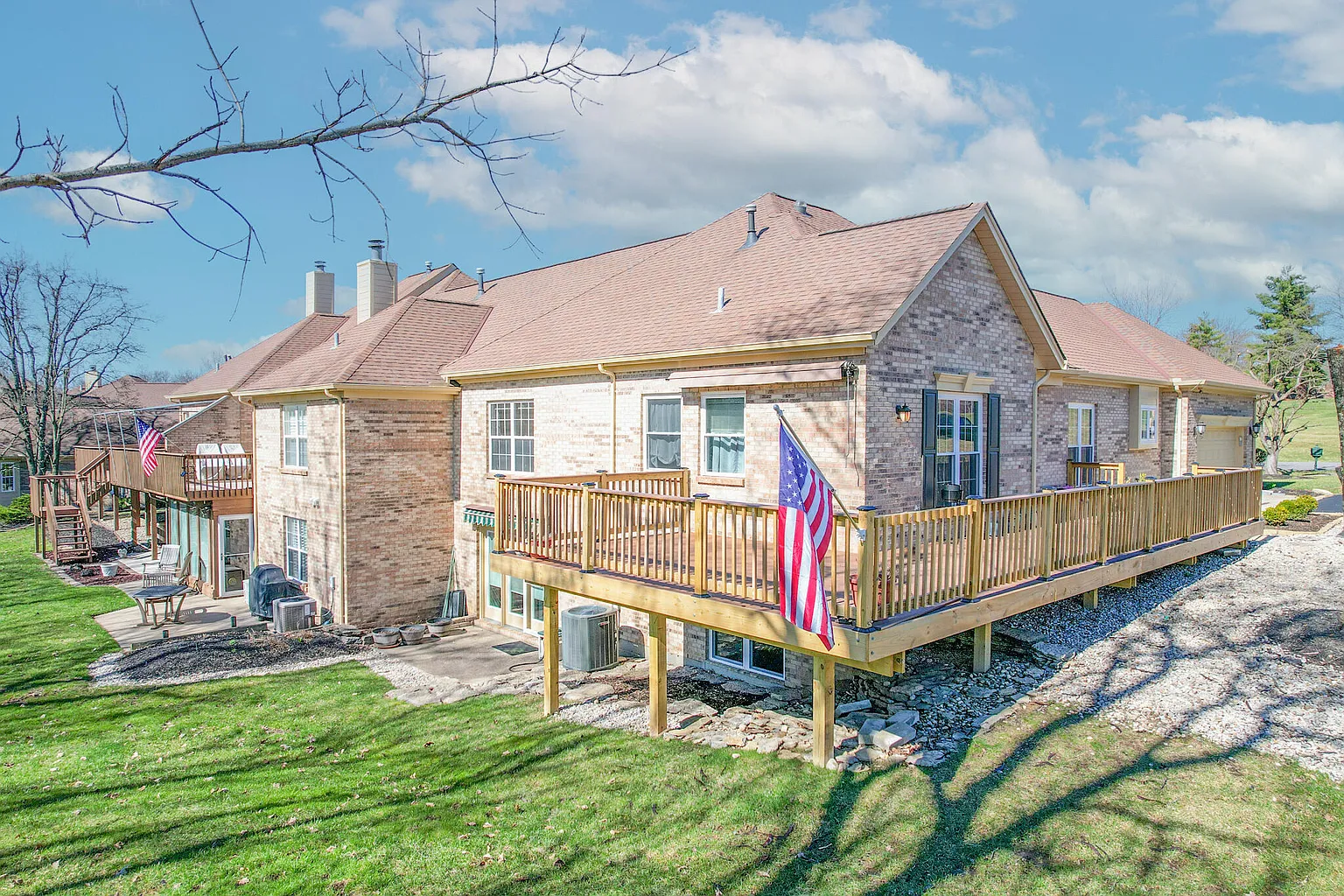 10759 Crown Pointe Dr photo 1