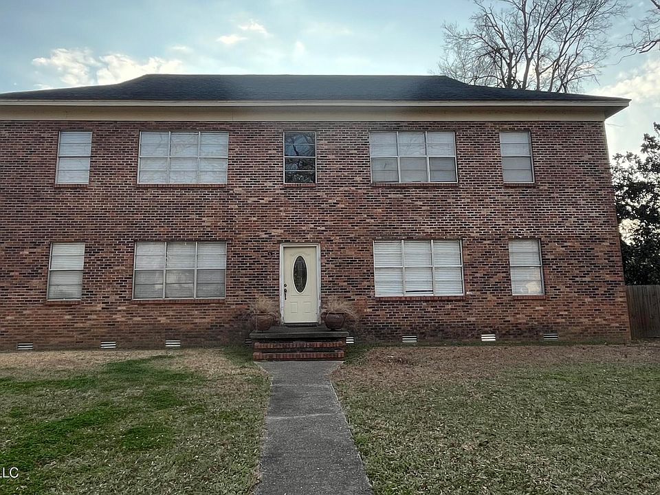 1st image of 205 Grand Ave #1