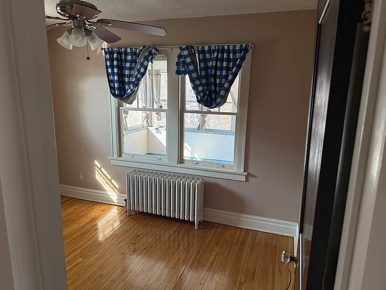 992 Wakefield Ave — Photo 12