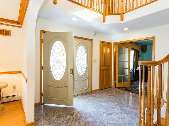 Foyer.