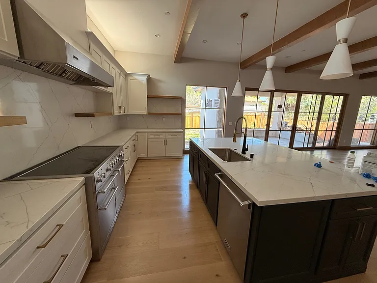 1139 Roy Ave — Photo 11
