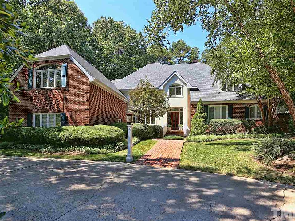 1st image of 204 Chesley Ln
