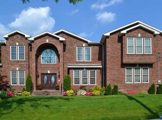 868 Bogert Rd, River Edge, NJ 07661