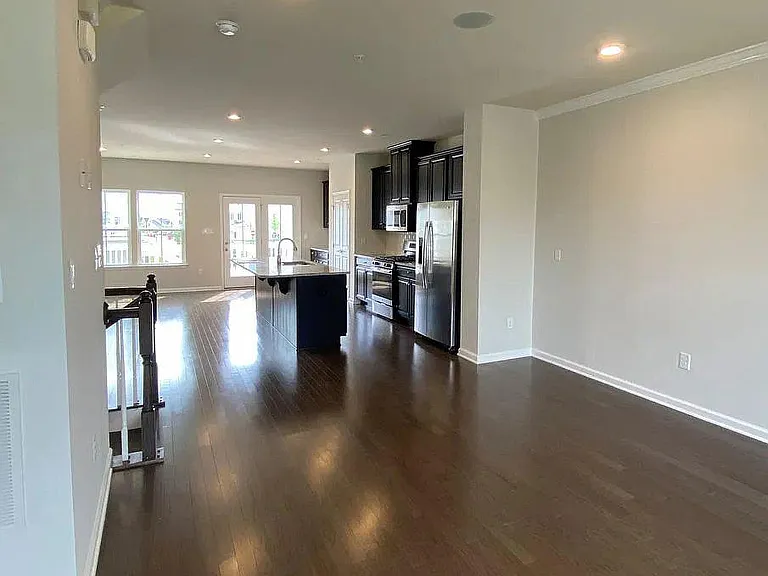 745 Quarry Point Rd — Photo 5