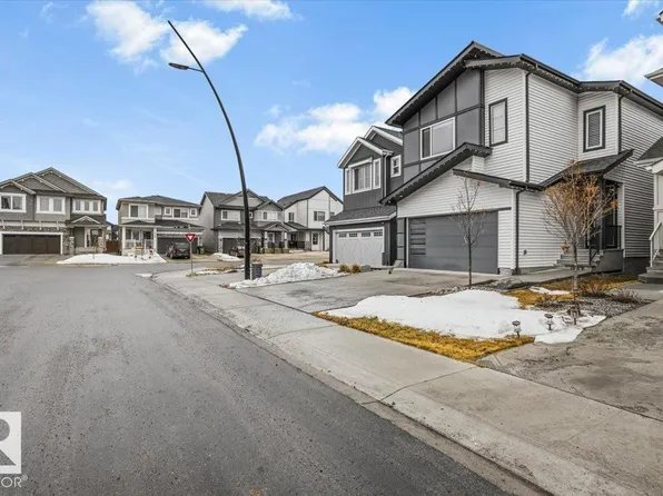 19744 28th Ave NW, Edmonton, AB T6M 0W8