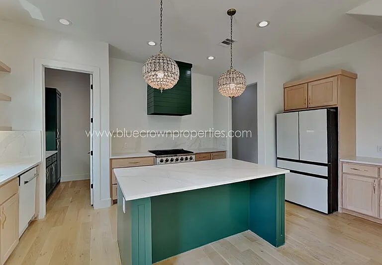 805 S Glasgow Dr — Photo 4