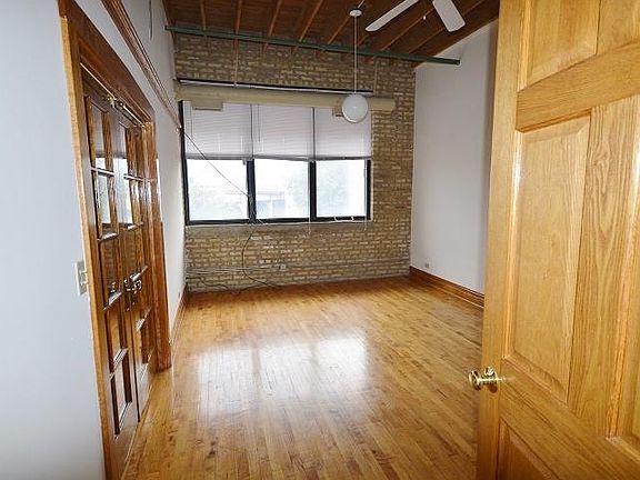 4th image of 3656 N Lincoln Ave #B