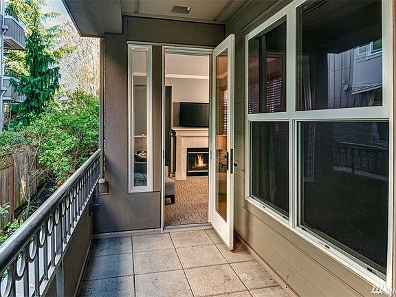 4th image of 615 6th St APT 105