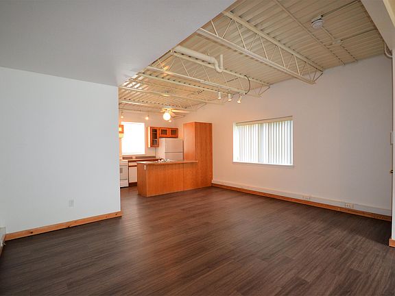4th image of 1051 N Molly Ct
