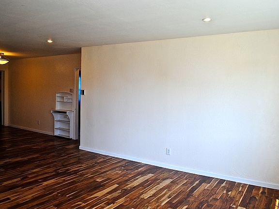 3rd image of 2435 Andrade Ave