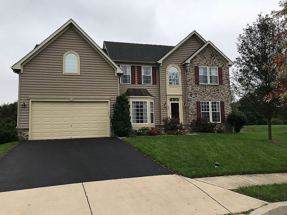 2nd image of 895 Quiet Meadow Ct