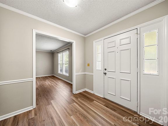 3rd image of 628 Bellows Ln