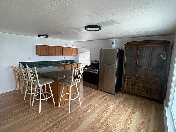 4th image of 4831 Fairview Ave