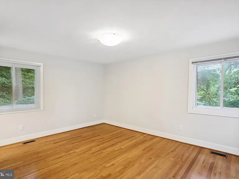 8206 Stone Trail Dr — Photo 27