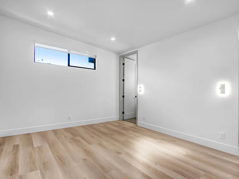 6410 Franrivers Ave — Photo 10