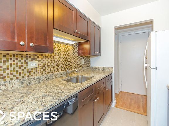 4th image of 3710 N Pine Grove Ave APT 414