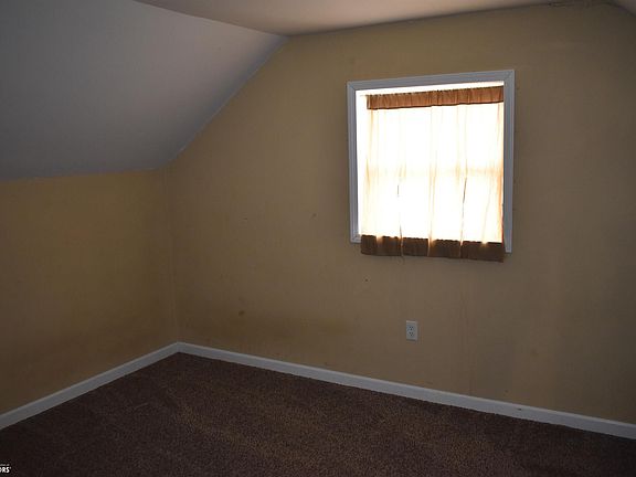 3rd image of 310 Grand Ave