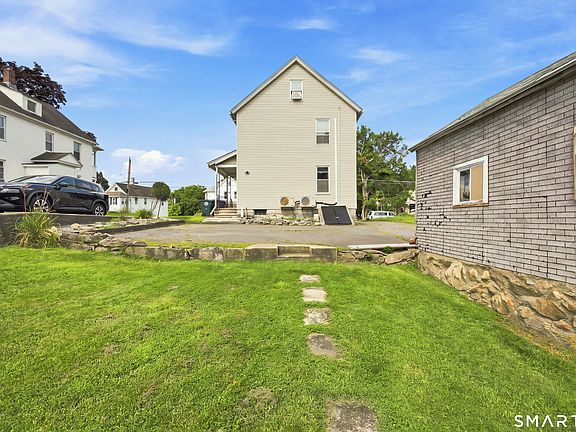 3rd image of 164 Red Mountain Avenue