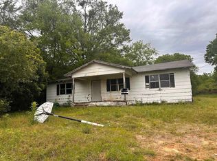 105 Caddo St, Naples, TX 75568